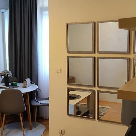 Apartment Stan Na Dan Centar