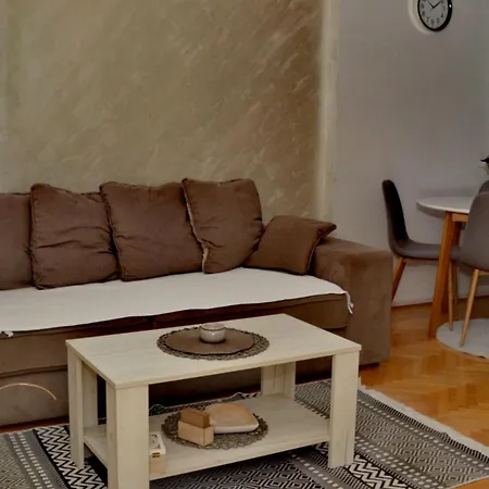 Apartment Stan Na Dan Centar *